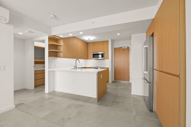 Building Photo - Sky Ala Moana/1BR, 1BA, PKG, AC, W/D, Reso...