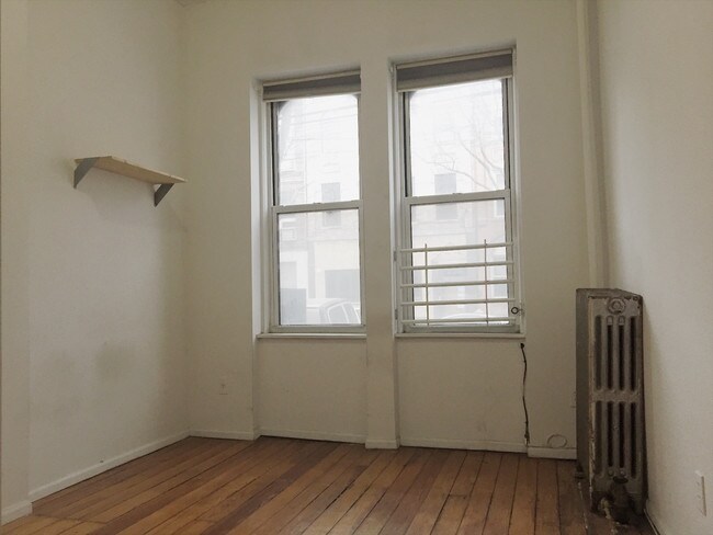 Foto del edificio - 239 Kingsland Ave