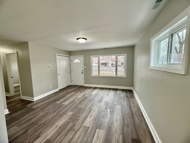 Building Photo - 2517 E 22nd Pl