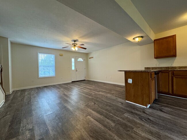 Foto del edificio - Available June 25, 2026!