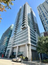 Building Photo - 653 N Kingsbury St