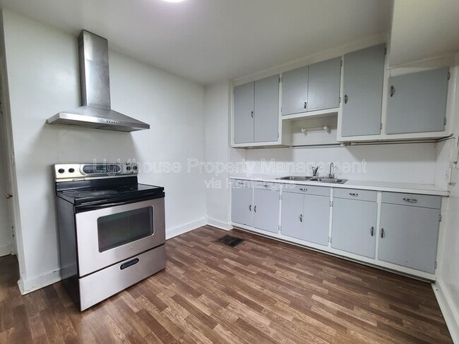 Foto del edificio - 1387 Hurd Ave