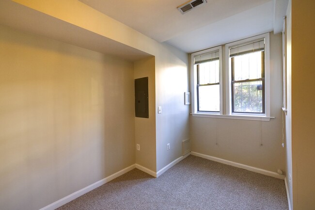 Building Photo - 2025 11th St NW