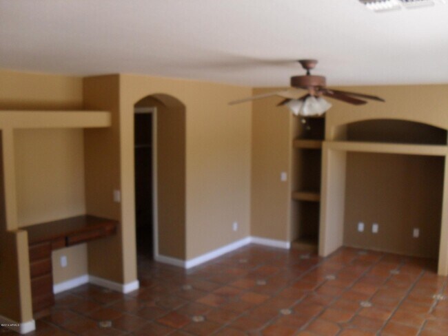 Building Photo - 6423 W Villa Linda Dr