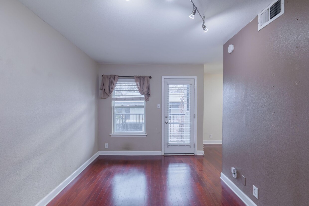 Foto principal - Beautiful 1 BR / 1 BA Home for Rent