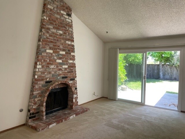 Building Photo - 180 Valdivia Cir