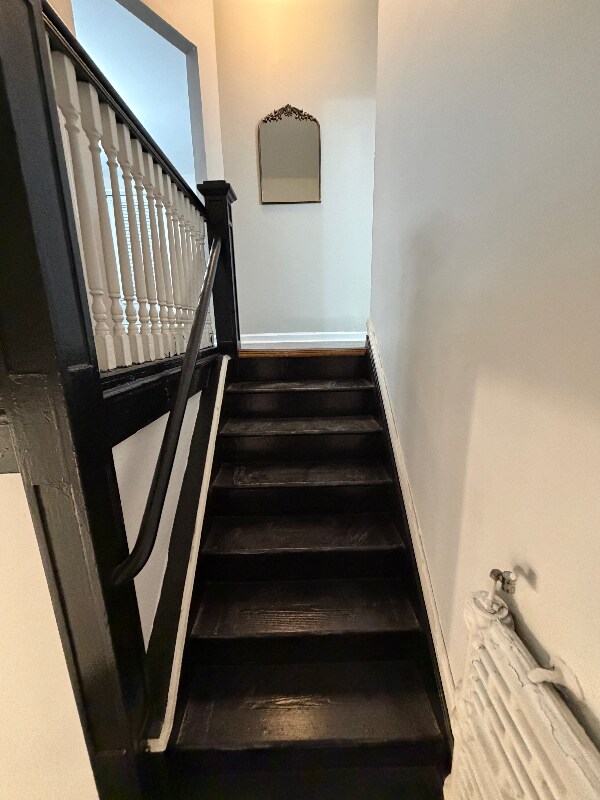 Building Photo - 214 Maple St