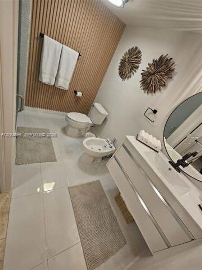 Foto del edificio - 2951 S Bayshore Dr