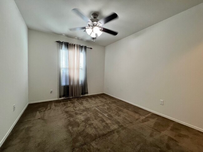 Building Photo - 2880 E Binner Dr