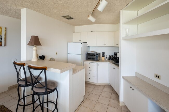 Building Photo - 750 Amana St