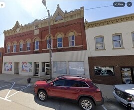 Building Photo - 110 S Main St