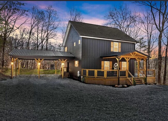 Photo - 747 Golden Ave House