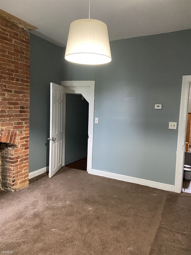 Building Photo - 3 br, 1.5 bath House - 1827 Division St