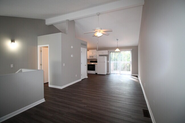 Foto del edificio - 312 Lakeview Dr