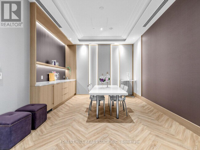 Photo du bâtiment - 700 Sheppard Ave W