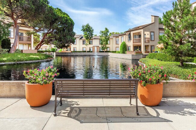Foto del edificio - Rancho San Joaquin Apartment Homes