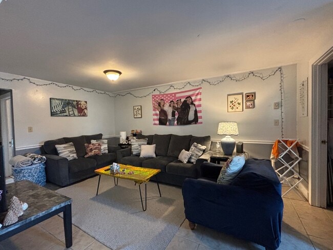 Building Photo - 39 Annandale Rd