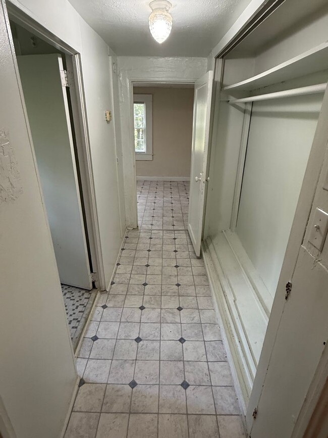 Foto del edificio - 2706 Norris Rd