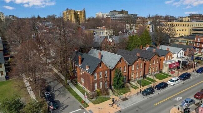 Esquina de las calles Allen y Park - 153 Allen St