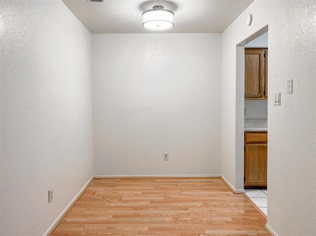 Building Photo - 924 S Ave B