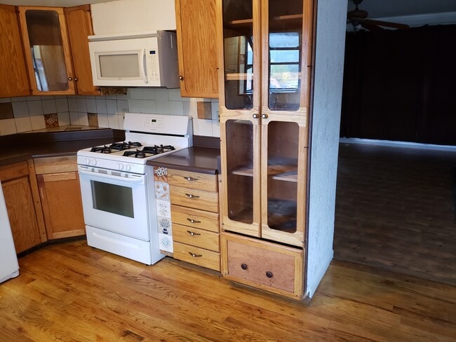 Foto del edificio - 128 Karlann Dr