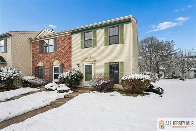 Building Photo - 8 Marsh Ct