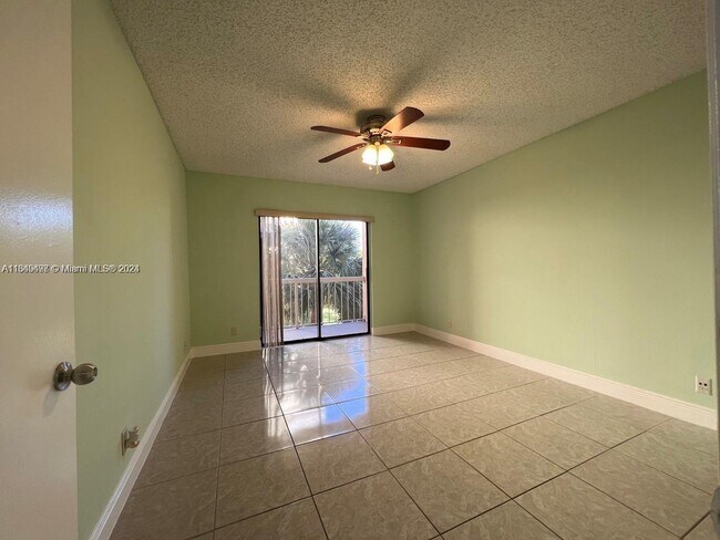 Building Photo - 8160 Geneva Ct