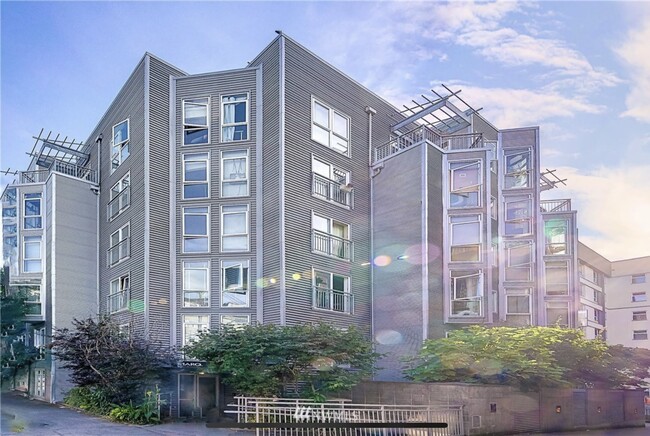 Foto del edificio - 103 Bellevue Ave E