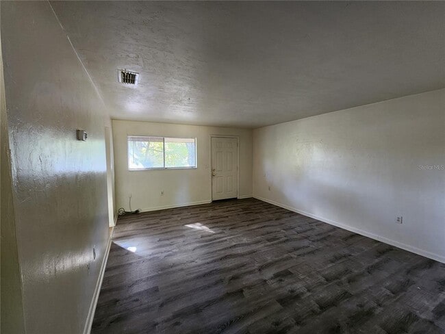 Foto del edificio - 701 SW 67th Terrace