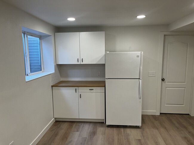 Kitchen - 670 Cherry Hill Dr