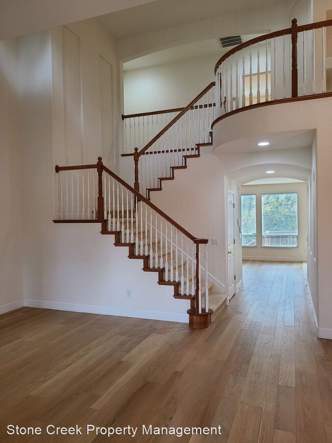 Building Photo - 4 br, 3 bath House - 6041 Lockridge Dr.