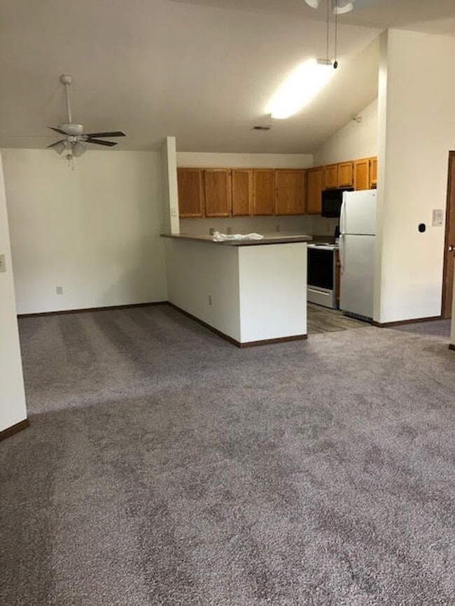 Interior Photo - Hollow Creek