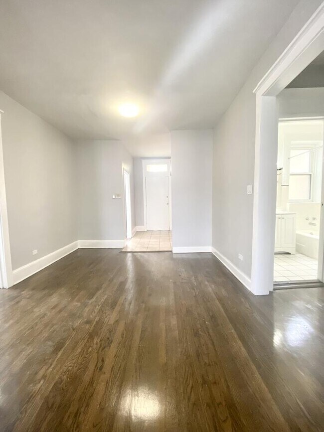 Foto del edificio - 1251 W Rosemont Ave
