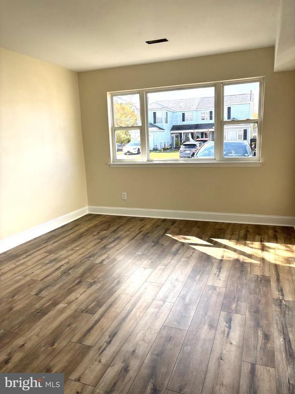 Building Photo - 6 Galaxy Ct