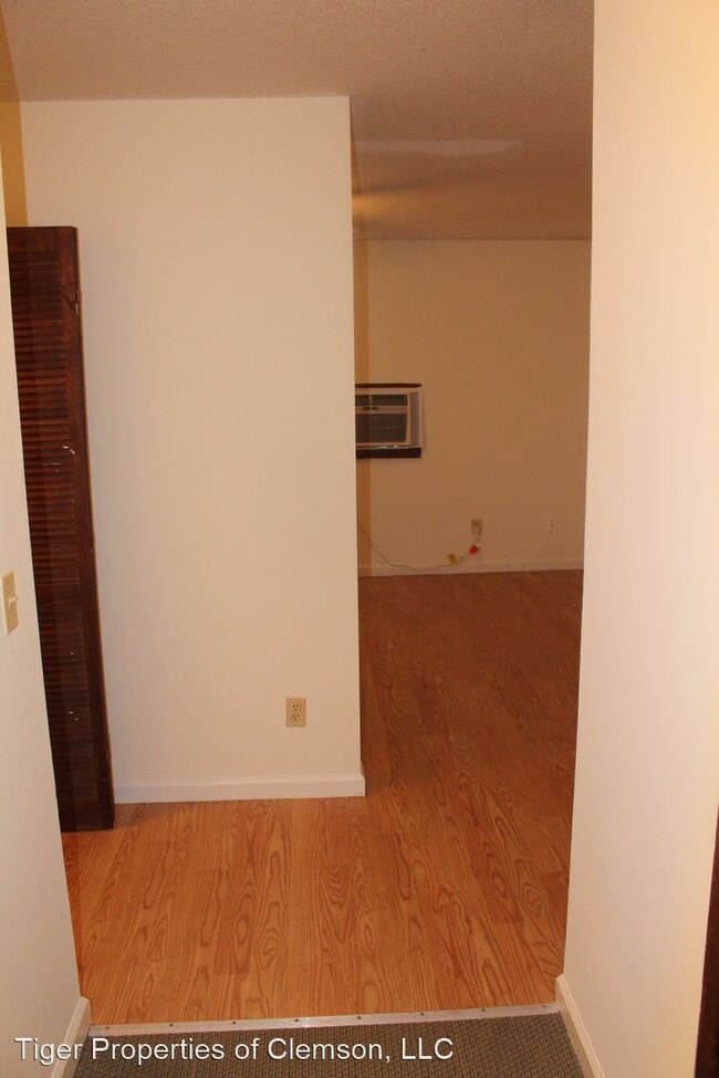 Building Photo - 123 College Heights Blvd