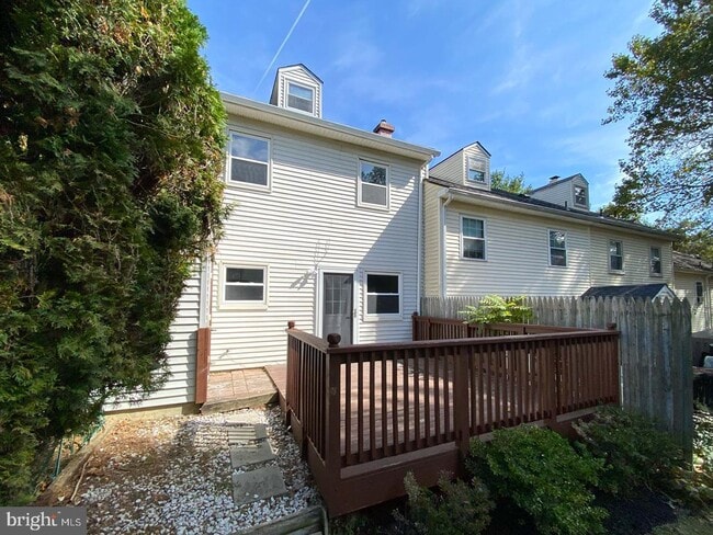 Building Photo - 366 Bala Ter E