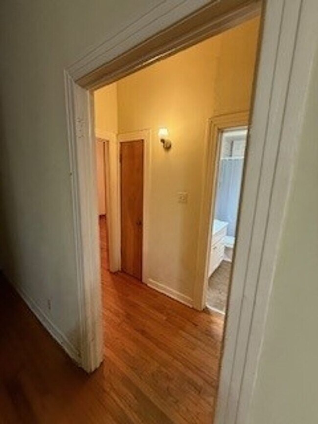 Foto del edificio - 704 E Thomas St