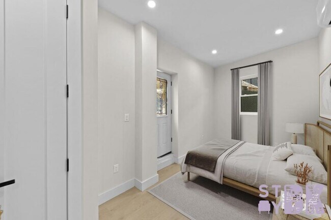 Foto del edificio - 3 bedroom in BROOKLYN NY 11221
