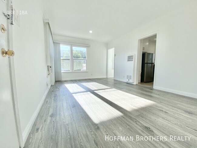 Foto del edificio - 1518 Laurel Canyon Blvd