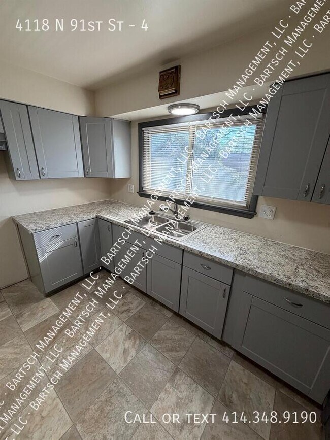 Foto del edificio - 4118 N 91st St
