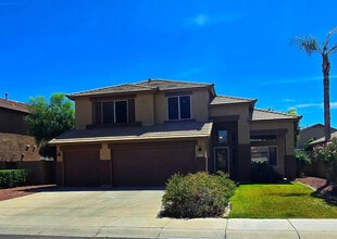 Building Photo - 8213 W Quail Ave