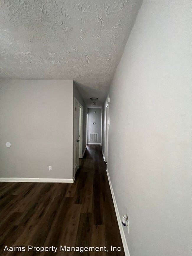 Building Photo - 3 br, 2 bath House - 2910 Midland Court