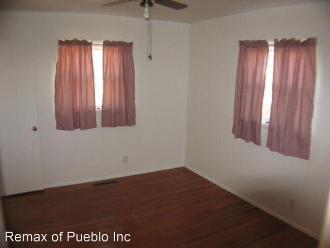 Building Photo - 3 br, 1.5 bath House - 2039 RIDGEWOOD LANE