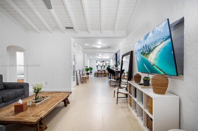Foto del edificio - 7701 NE 8th Ave