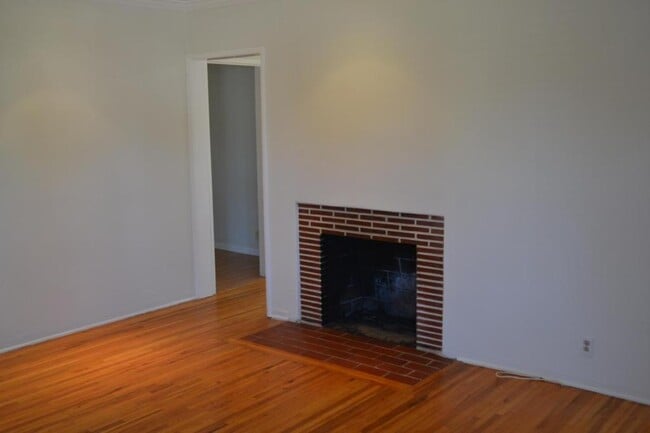 Foto del edificio - 14330 Hatteras St