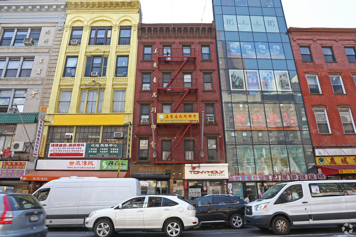 Foto del edificio - 61 E Broadway