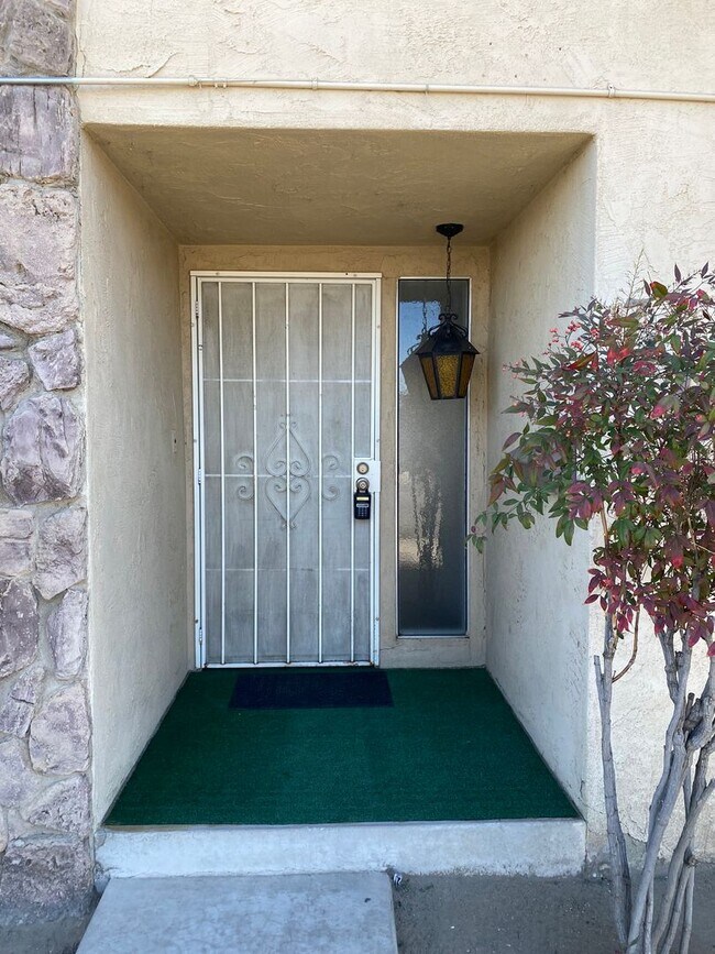 Foto del edificio - 712 4th Street -- West Valley Real Estate