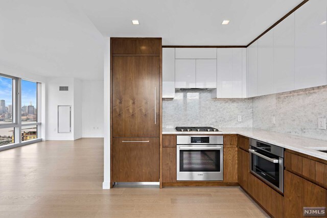 Foto del edificio - 75 Park Ln S