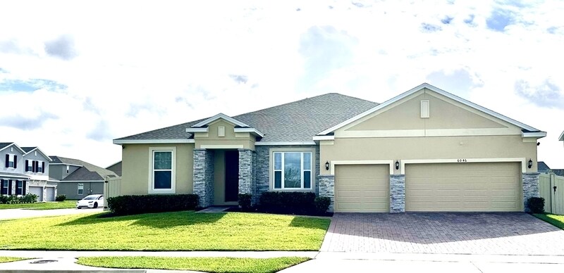 Foto principal - 6046 Sierra Crown St