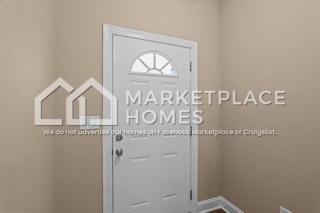 Building Photo - 108 James St